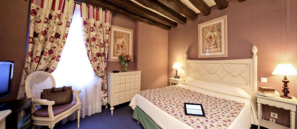 Hotel Beaubourg Париж Экстерьер фото