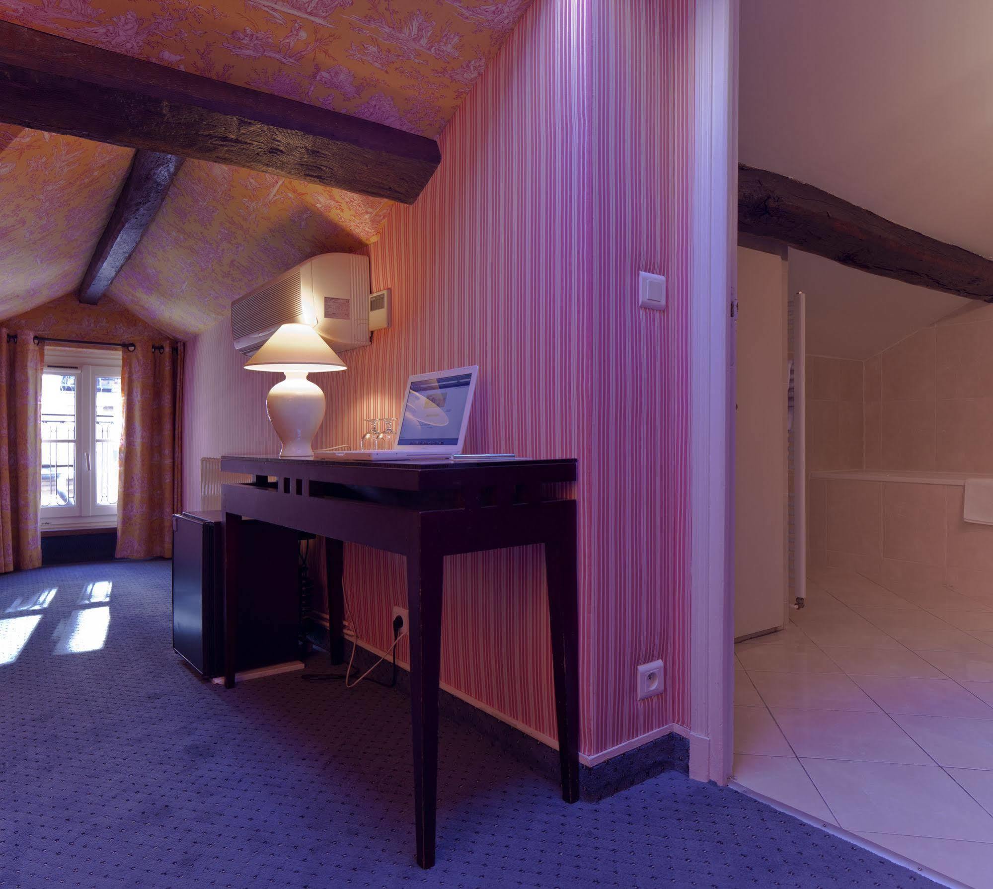 Hotel Beaubourg Париж Экстерьер фото