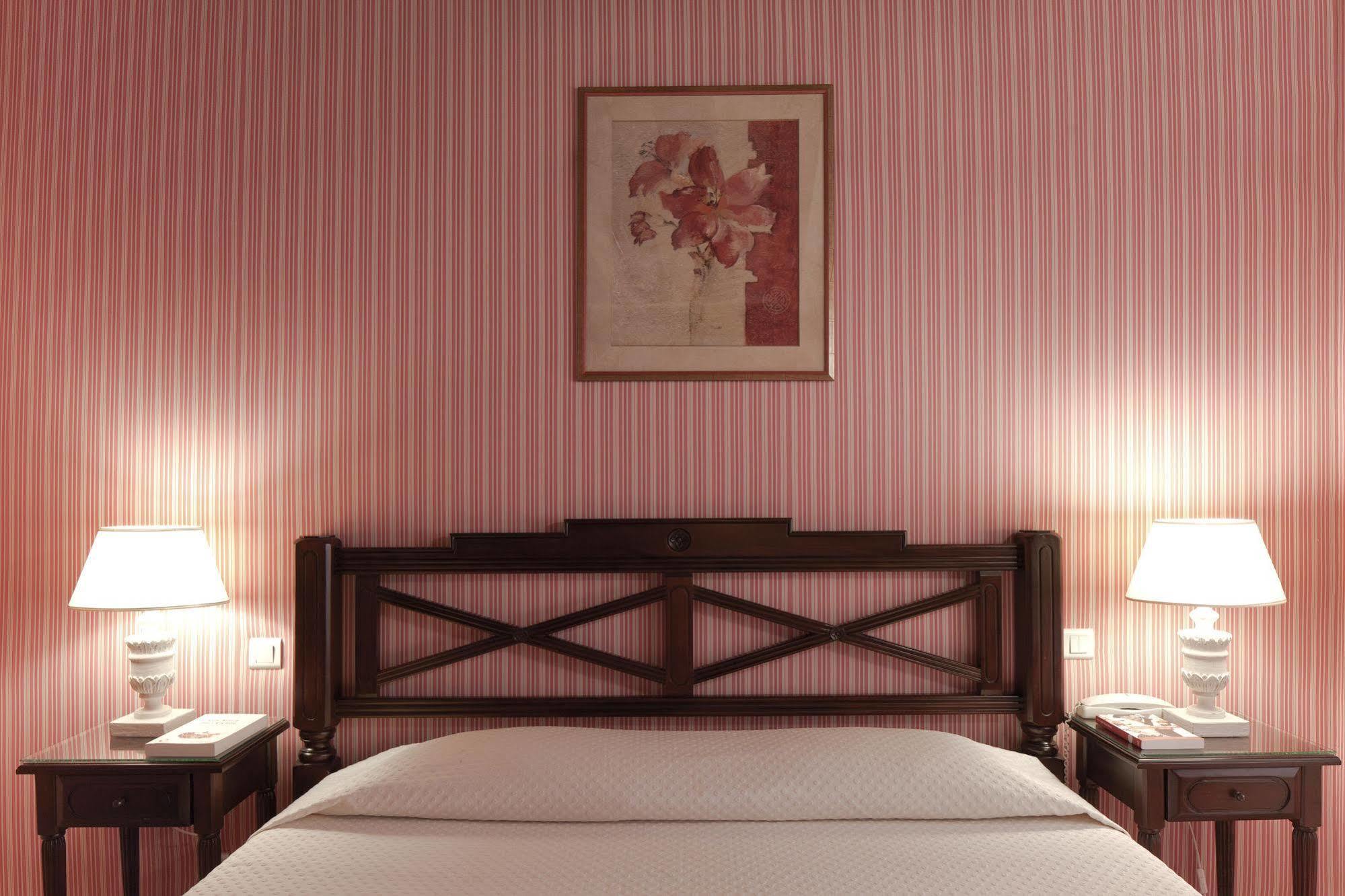 Hotel Beaubourg Париж Экстерьер фото